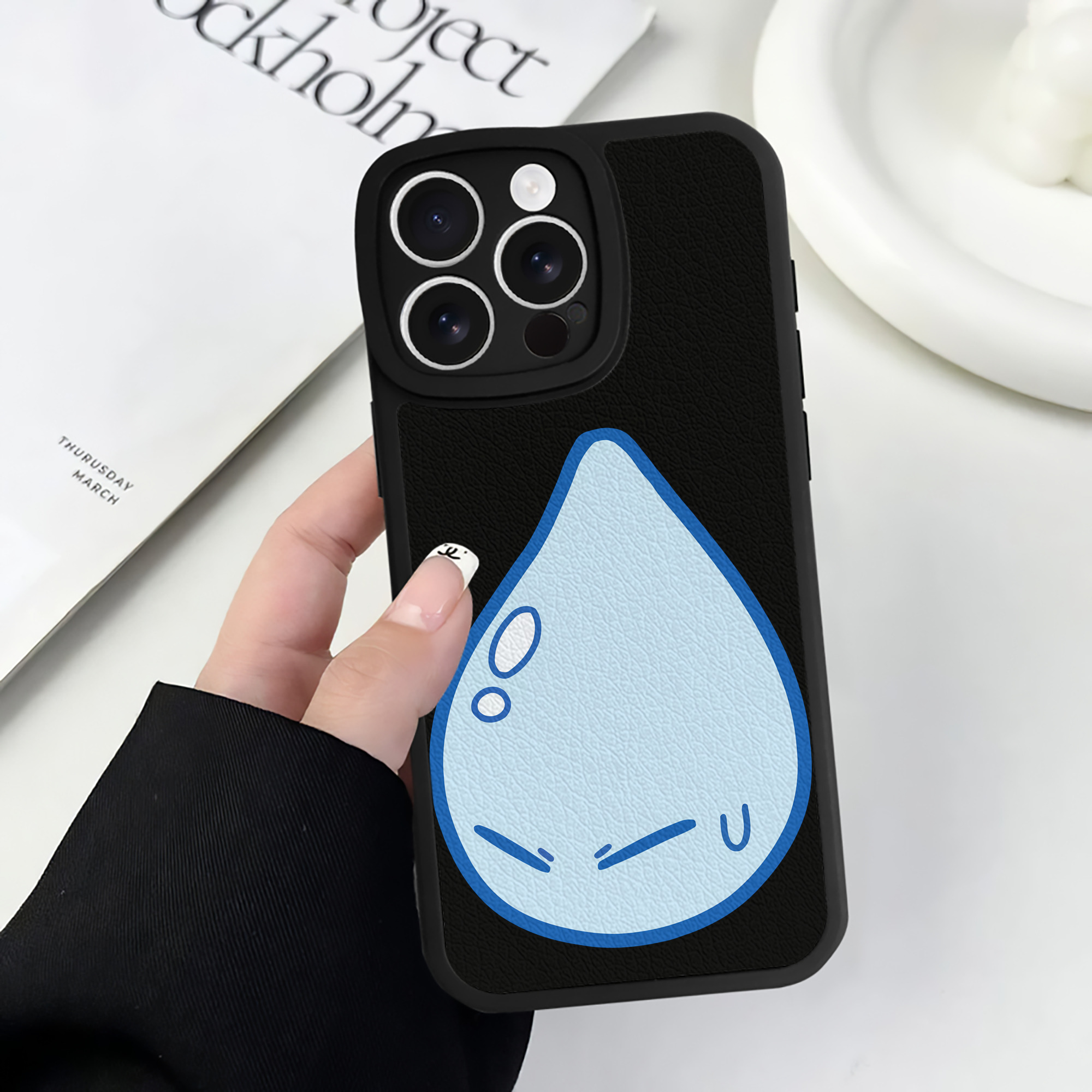 （画像用） 転スラ Regarding Reincarnated to Slime 【iPhone 16シリーズ対応】シリコンスマホケース（レザー調） 材質：シリコン